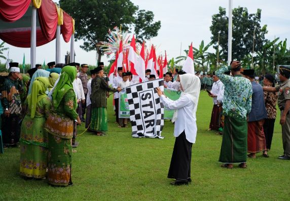 Karnaval Hari Santri Nasional (HSN) Kecamatan Kangkung Berlangsung Meriah di Desa Tanjungmojo